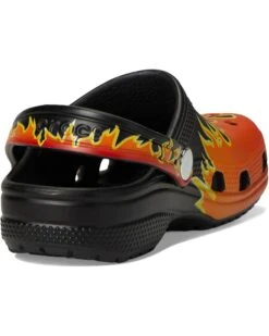 Crocs Kids Classic Clogs with Patterns and Graphics (Little Kid/Big Kid) -Komat Crocs Store 61dBIMyZirL. AC SR736920