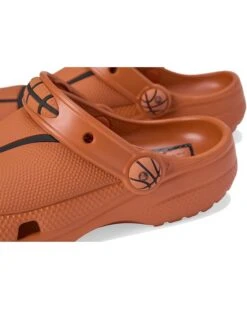 Crocs Kids Classic Clogs with Patterns and Graphics (Little Kid/Big Kid) -Komat Crocs Store 71FmcqZREL. AC SR736920