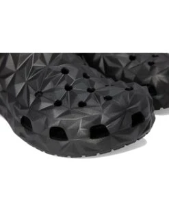 Crocs Kids Classic Geometric Clog (Little Kid/Big Kid) | Clogs -Komat Crocs Store 71p61zrR7XL. AC SR736920