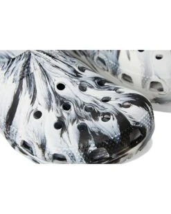 Crocs Kids Classic Marbled Tie-Dye Clog (Little Kid/Big Kid) | Clogs -Komat Crocs Store 81mgx5CrqKL. AC SR736920